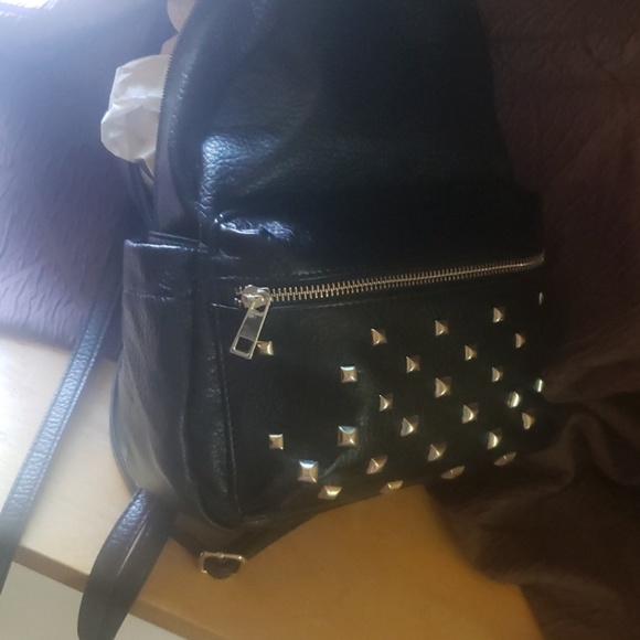 Backpack - Picture 6 of 8